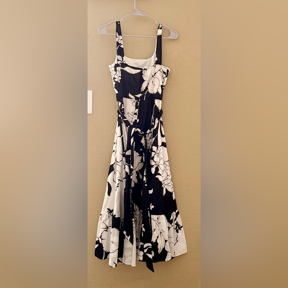 White House Black Market Strapless Black and White Dress